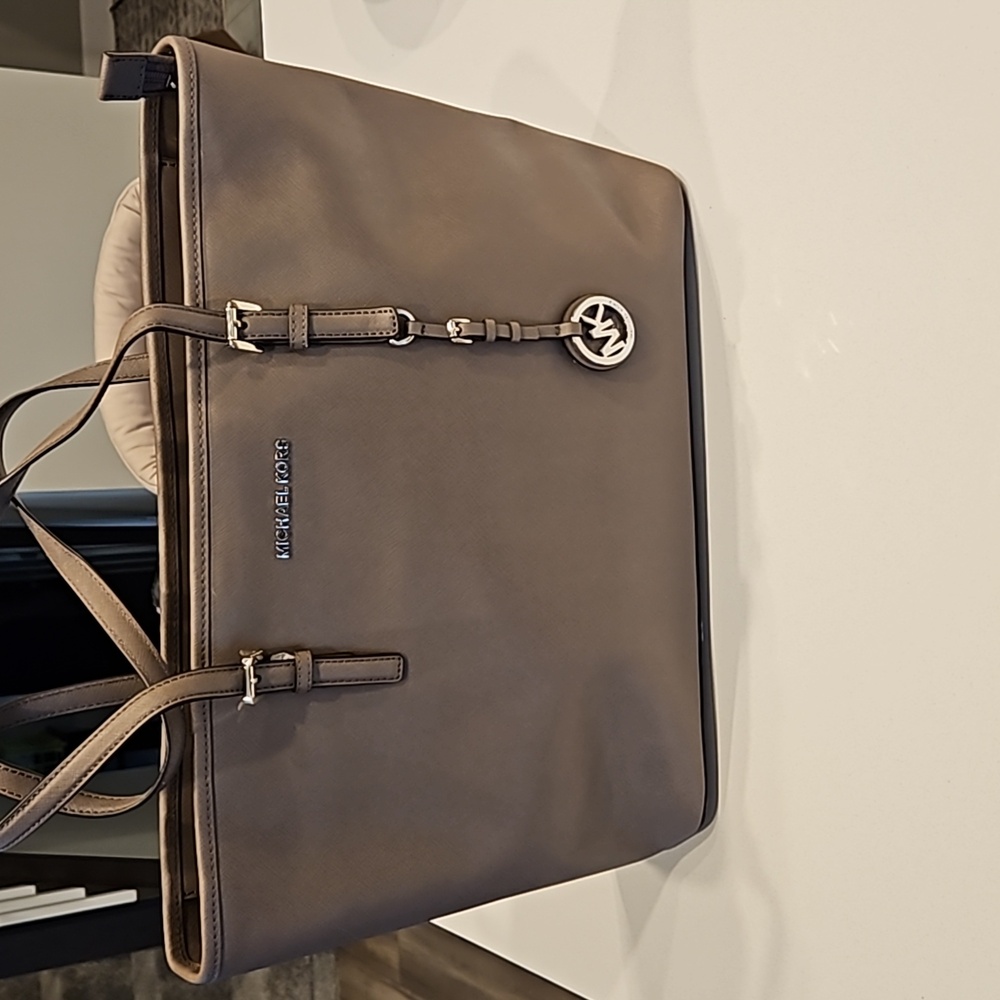 Michael Kors Jet Set Travel Tote